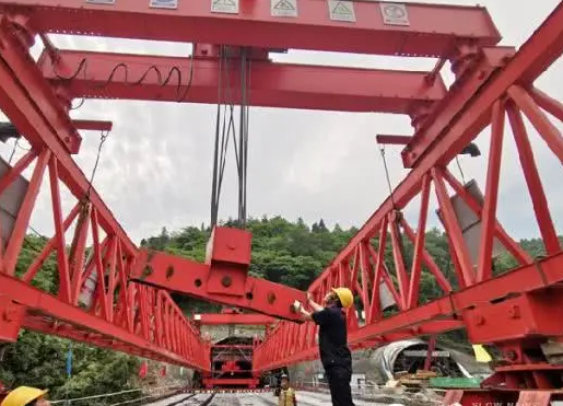 高空作业速差器提高渝黔高速施工安全性.png