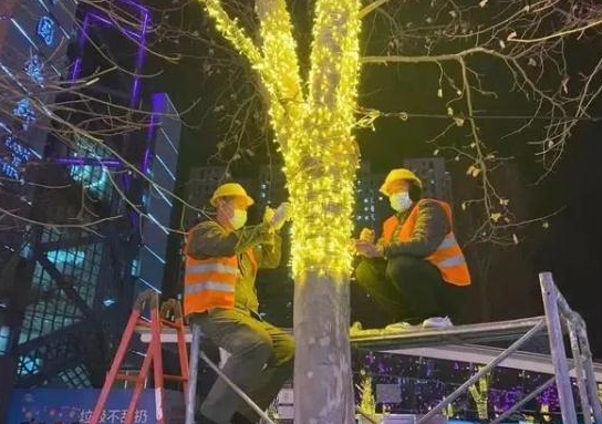 防坠器参与石家庄休门街夜景照明灯安装工作